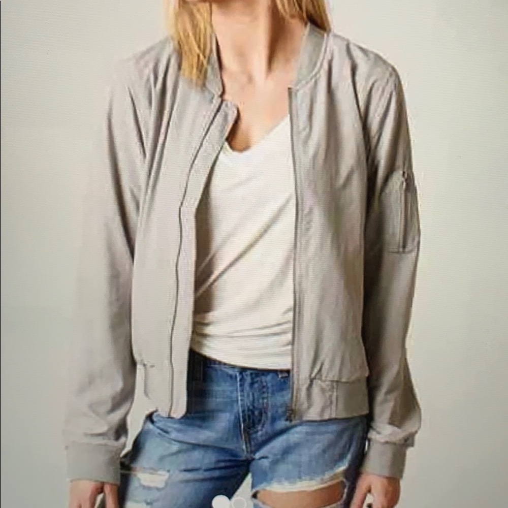 Lightweight Gray Jacket - image 1